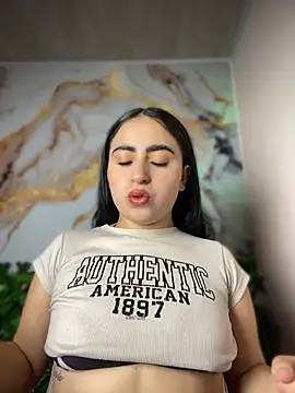 LILI 911 online show from June 10, 8:32 pm