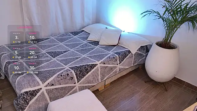 saray tayylor online show from June 28, 6:41 am