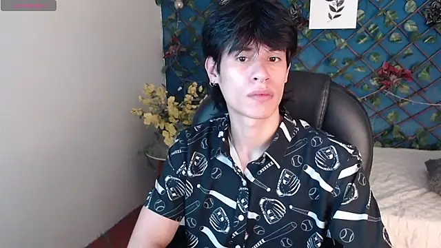 Snapshot of wayath1 chatting on July 4, 11:05 am wayath1 online show from July 4, 11:05 am