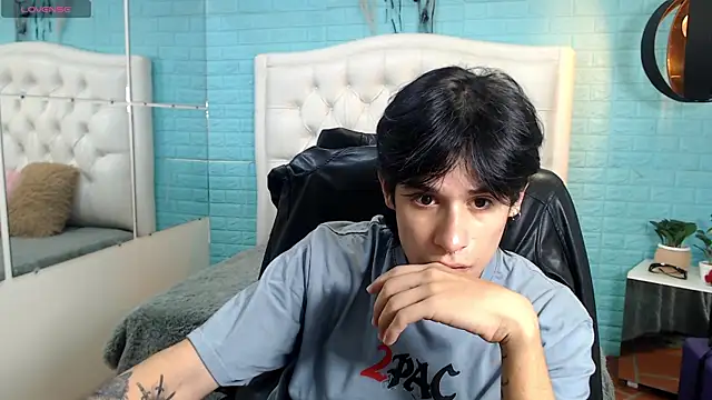 Snapshot of wayath1 chatting on July 12, 11:11 am wayath1 online show from July 12, 11:11 am