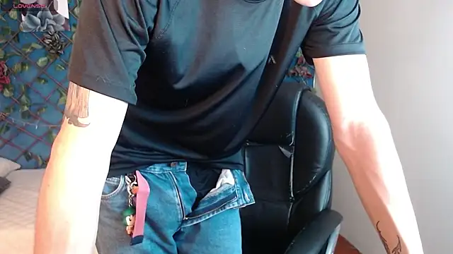 Snapshot of wayath1 chatting on July 1, 11:10 am wayath1 online show from July 1, 11:10 am