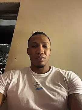 Snapshot of LoganVarela chatting on July 21, 1:19 am LoganVarela online show from July 21, 1:19 am