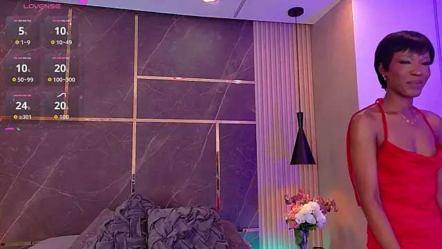 Charlotte-Brandt online show from June 27, 3:56 am