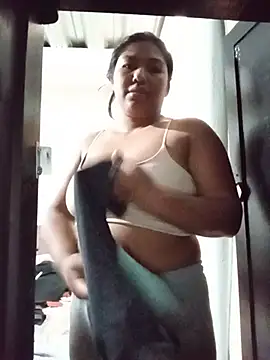Snapshot of MoonMua chatting on July 16, 11:57 pm MoonMua online show from July 16, 11:57 pm
