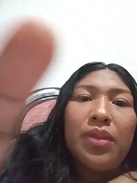 Snapshot of MoonMua chatting on June 12, 4:32 am MoonMua online show from June 12, 4:32 am