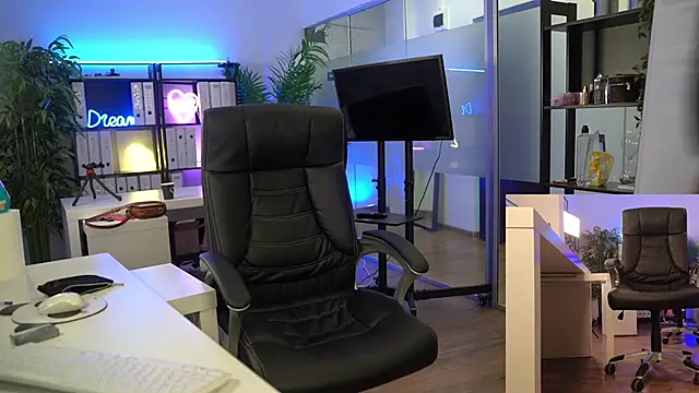 BabesGoWild online show from March 6, 5:46 am