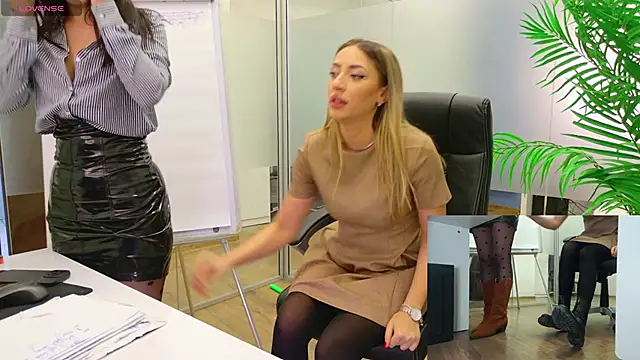 Snapshot of BabesGoWild chatting on February 20, 8:50 am BabesGoWild online show from February 20, 8:50 am