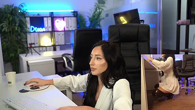 BabesGoWild online show from February 21, 5:42 am