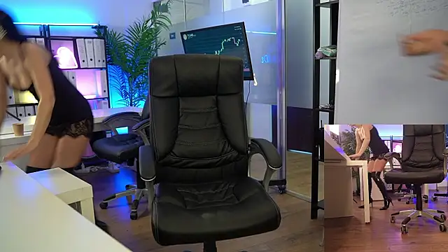 BabesGoWild online show from March 13, 5:56 am