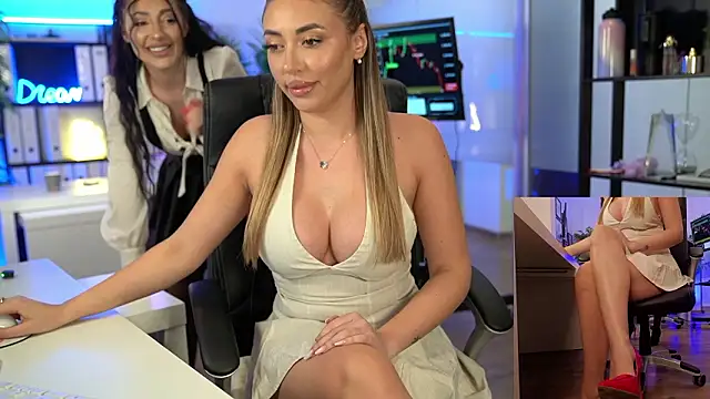 BabesGoWild online show from February 3, 6:11 am