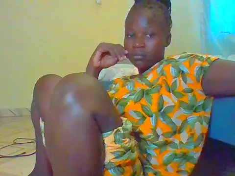 Snapshot of candycrusha chatting on June 15, 8:47 am candycrusha online show from June 15, 8:47 am