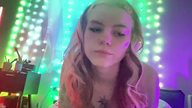 roxxinefox online show from June 12, 8:34 am