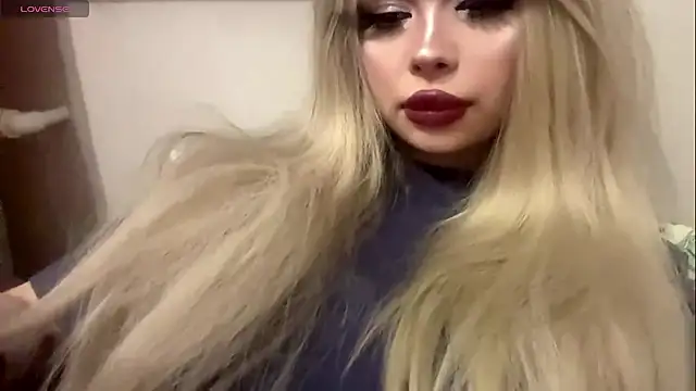 moonluv33 online show from July 25, 2:45 pm