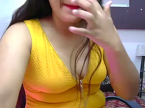 Snapshot of sweety-ritika chatting on July 7, 8:18 am sweety-ritika online show from July 7, 8:18 am