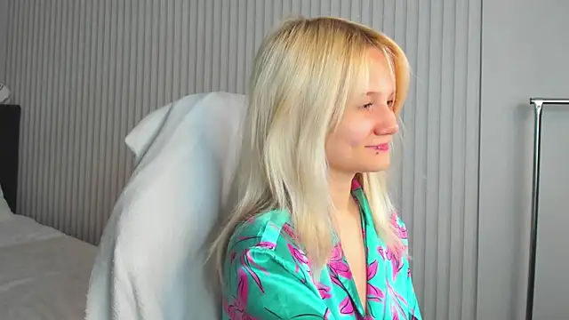 Snapshot of Bunny_Elsy chatting on July 1, 11:21 am Bunny Elsy online show from July 1, 11:21 am