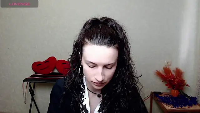 LilithRivi online show from June 8, 1:55 pm