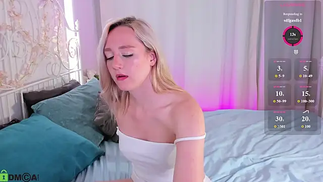 Chloe-Deccer online show from August 2, 2:10 am