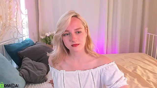 Chloe-Deccer online show from July 21, 1:19 am