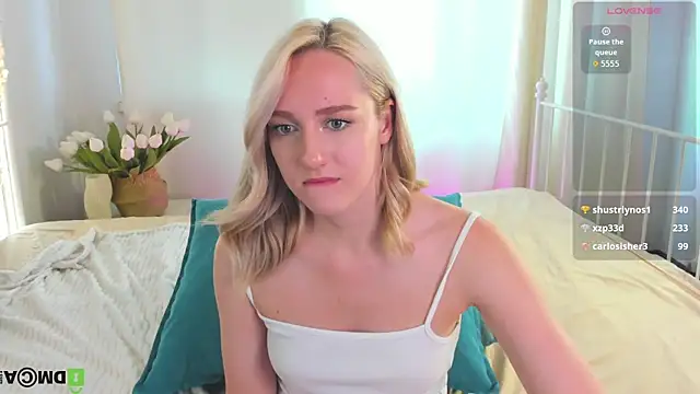 Chloe-Deccer online show from July 7, 6:47 am