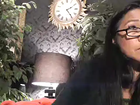 Snapshot of Hornygirltheone chatting on December 3, 1:25 am Hornygirltheone online show from December 3, 1:25 am