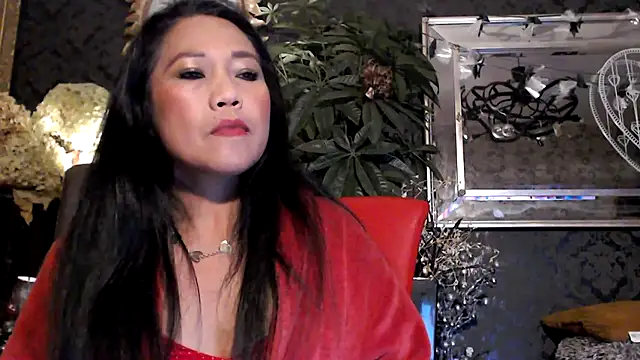 Snapshot of Hornygirltheone chatting on October 31, 12:40 am Hornygirltheone online show from October 31, 12:40 am