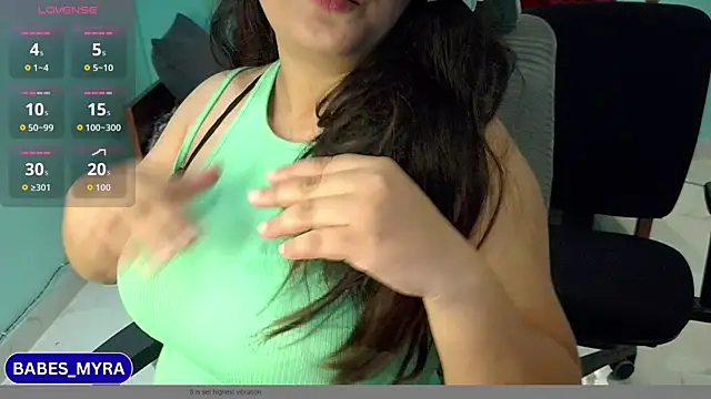 Snapshot of hey_rhea chatting on June 22, 5:21 pm hey rhea online show from June 22, 5:21 pm