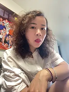 Snapshot of xiaolen- chatting on July 9, 4:24 am xiaolen- online show from July 9, 4:24 am