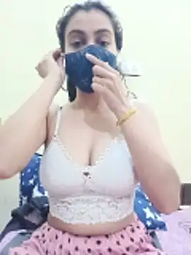 Shaina01 online show from June 14, 10:38 am