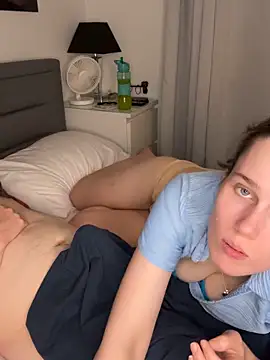 Shycouple7295 online show from July 1, 9:15 pm