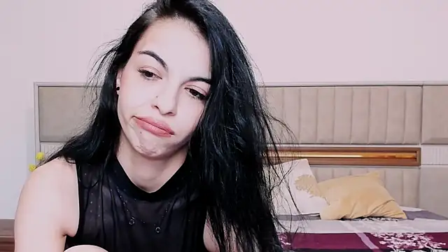 Snapshot of 00DirtyGirl00 chatting on June 8, 8:09 pm 00DirtyGirl00 online show from June 8, 8:09 pm