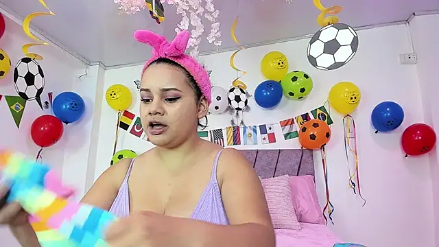 Snapshot of NahomyEvans chatting on July 11, 11:43 am NahomyEvans online show from July 11, 11:43 am