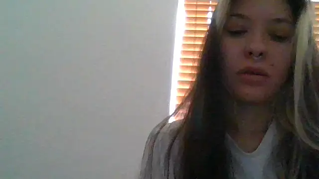 gothbaby3055 online show from July 9, 3:33 pm