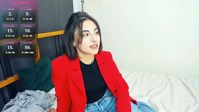 Snapshot of LunarLori chatting on June 29, 7:59 am LunarLori online show from June 29, 7:59 am