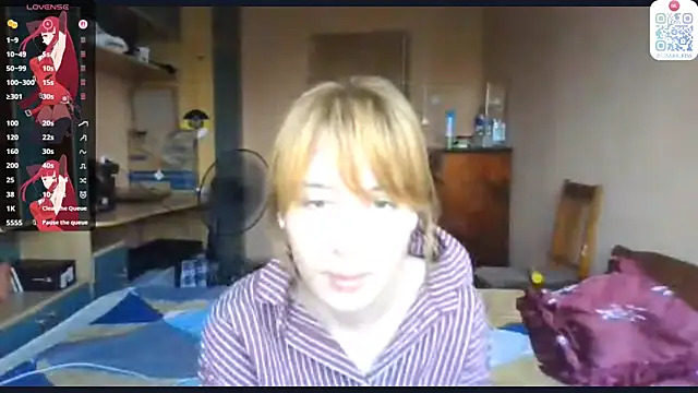 Snapshot of Mowhlntime chatting on July 8, 3:13 pm Mowhlntime online show from July 8, 3:13 pm