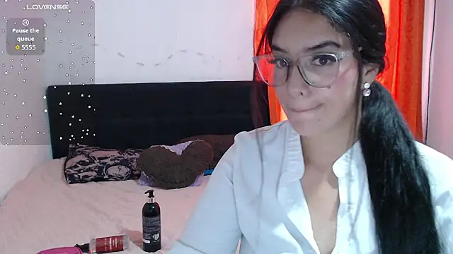 Snapshot of emma_grace11 chatting on June 6, 6:24 pm emma grace11 online show from June 6, 6:24 pm