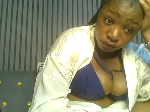 Snapshot of sweett_camillah chatting on June 11, 12:32 am sweett camillah online show from June 11, 12:32 am