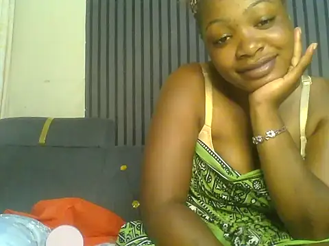 Snapshot of sweett_camillah chatting on June 15, 9:25 pm sweett camillah online show from June 15, 9:25 pm