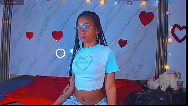 Snapshot of Noami_ chatting on June 24, 2:15 pm Noami online show from June 24, 2:15 pm