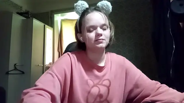 Snapshot of FlirtingAdele_1 chatting on June 13, 7:17 am FlirtingAdele 1 online show from June 13, 7:17 am