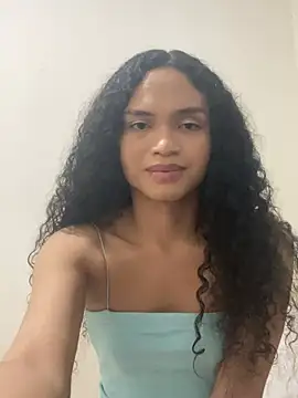Snapshot of AnaAngel_ chatting on June 8, 1:11 am AnaAngel online show from June 8, 1:11 am