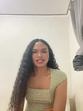 Snapshot of AnaAngel_ chatting on June 12, 1:36 am AnaAngel online show from June 12, 1:36 am
