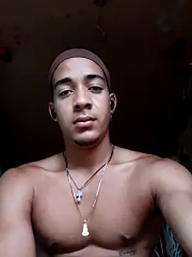 Snapshot of Enzo_Manul chatting on June 8, 3:23 pm Enzo Manul online show from June 8, 3:23 pm