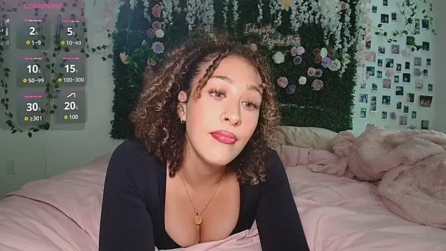 LyraCovee online show from June 17, 12:32 am