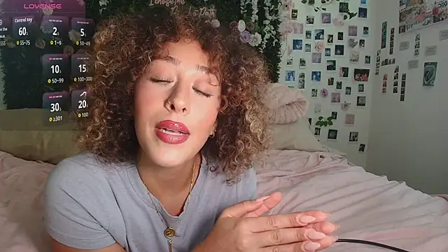 LyraCovee online show from July 22, 12:23 am