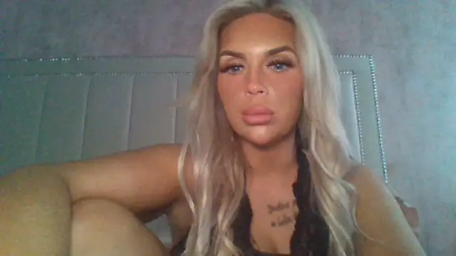 Snapshot of MiaMae_x chatting on July 15, 6:04 pm MiaMae x online show from July 15, 6:04 pm