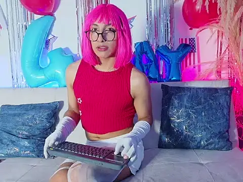 Snapshot of LEE_ROSES chatting on July 4, 1:04 pm LEE ROSES online show from July 4, 1:04 pm