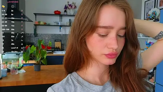 AliviaWithLove online show from June 16, 8:36 am