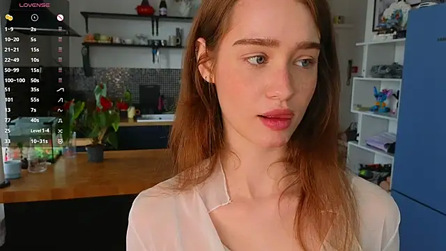 AliviaWithLove online show from June 22, 8:33 am