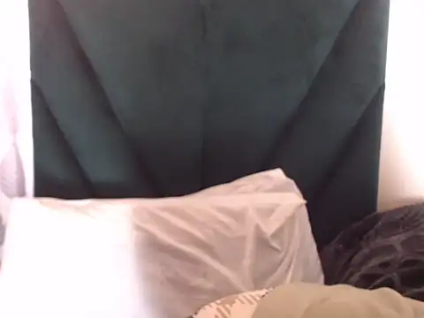 -pussy lover  online show from July 20, 6:21 am