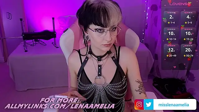 Snapshot of Lenas_Playroom chatting on December 1, 8:47 pm Lenas Playroom online show from December 1, 8:47 pm